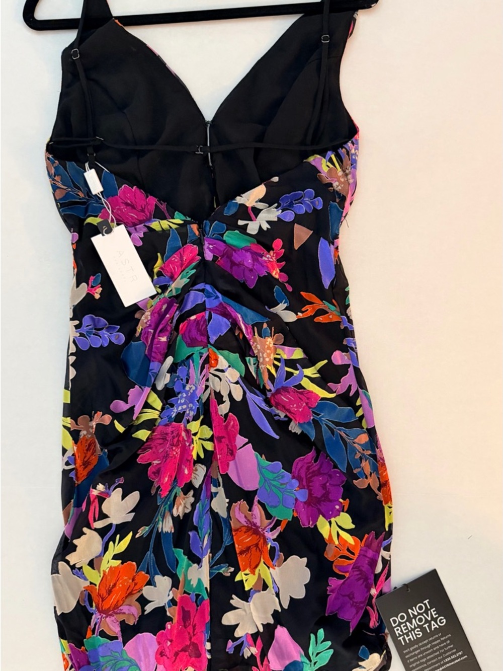 ASTR The Label Alivia Floral Twist Front V-Neck Mini Dress in Pink Multi NWTs S - Picture 6 of 13